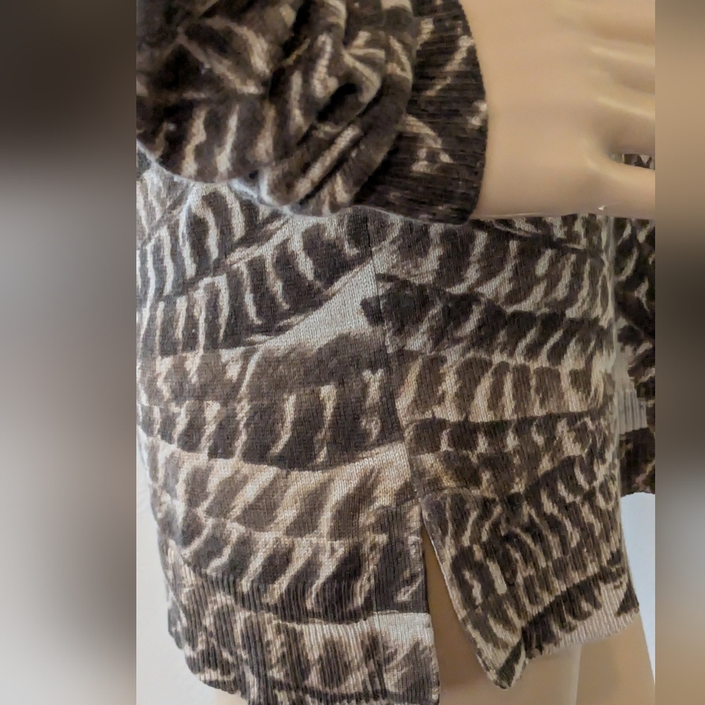 Ralph Lauren Silk & Cashmere Blend Scoop Neck Feather Design Sweater Small - Picture 5 of 8
